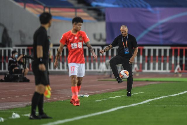 巴萨新赛季潜在首发阵容分析：中场组合强大