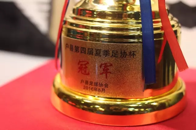 张雪机车西班牙站首回合失利，德比斯仅获第八